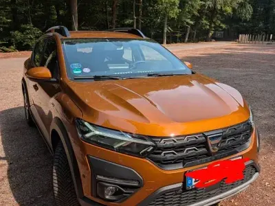 Gebraucht Dacia Sandero Comfort 101 PS (74 kW) 2022 Orange Limousine
