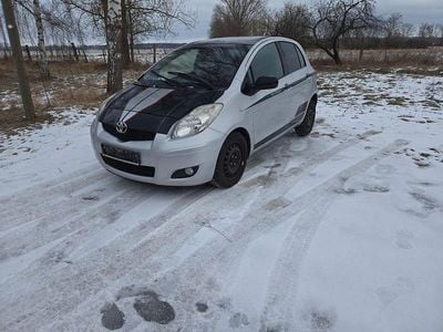 Gebraucht Toyota Yaris Executive 101 PS (74 kW) 2009 Silber Kleinwagen