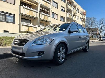 Gebraucht Kia Ceed 126 PS (92 kW) 2009 Silber Kleinwagen