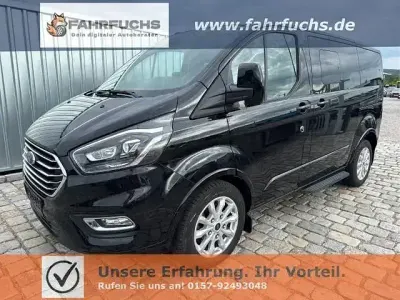 Usado Ford Tourneo Custom Titanium 185 HP (136 kW) 2022 Preto Van
