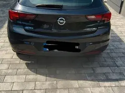 Gebraucht Opel Astra Dynamic 105 PS (77 kW) 2015 Schwarz Limousine