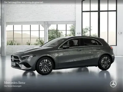 Gebraucht Mercedes A180 Advanced 136 PS (100 kW) 2025 Grau Limousine