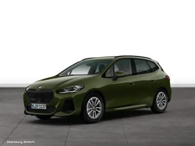 Gebraucht BMW 220 Active Tourer Sport Line 156 PS (114 kW) 2025 Grün Van / Kleinbus