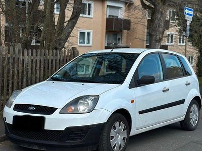 Gebraucht Ford Fiesta 69 PS (50 kW) 2006 Weiß Kleinwagen