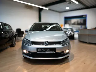 Używany VW Polo Comfortline 90 KM (66 kW) 2017 Srebrny Hatchback