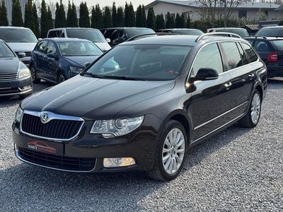 Usado Skoda Superb Exclusive 200 HP (147 kW) 2013 Castanho Carrinha