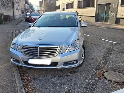 Grau Gebraucht 2009 Mercedes E350 Limousine | 10.000 € (Superpreis)