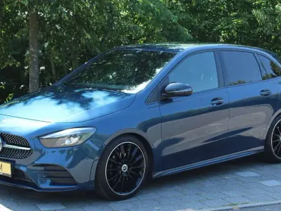 Gebraucht Mercedes B200 163 PS (119 kW) 2021 Denimblau  metalliclack Kleinwagen