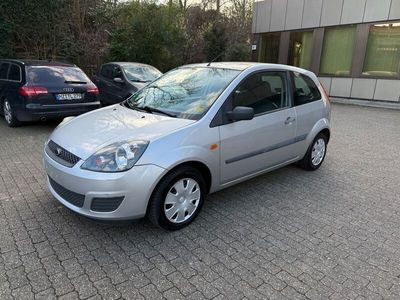Grau Gebraucht 2007 Ford Fiesta Kleinwagen | 2.799 € (Etwas zu teuer)