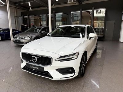 Gebraucht Volvo V60 Momentum 197 PS (144 kW) 2020 Weiß Kombi