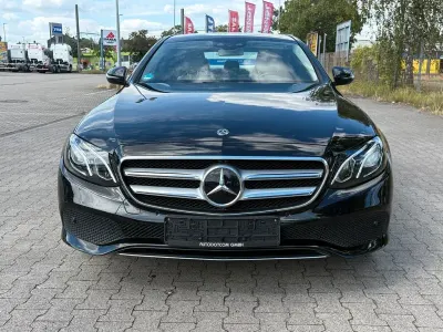 Gebraucht Mercedes E220 Avantgarde 194 PS (142 kW) 2018 Obsidianschwarz Limousine