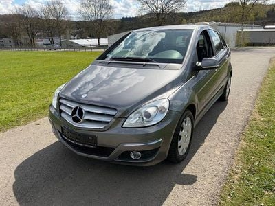 Usata Mercedes B200 136 CV (100 kW) 2009 Grigio Monovolume
