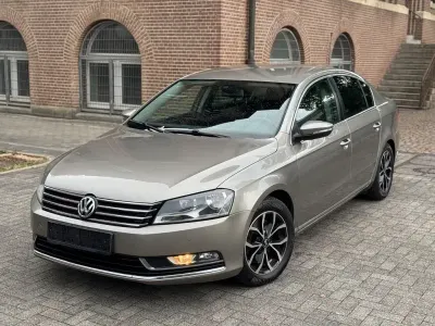 Gebraucht VW Passat Comfortline 105 PS (77 kW) 2014 Braun Limousine