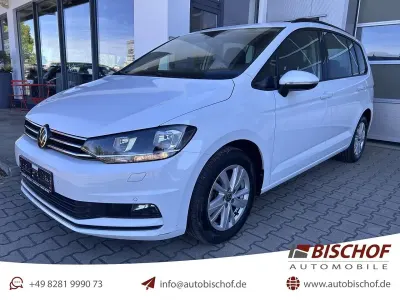Gebraucht VW Touran Comfortline 150 PS (110 kW) 2022 Pure white Van / Kleinbus