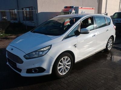 Begagnad Ford S-MAX Titanium 150 HK (110 kW) 2016 Vit Minibuss
