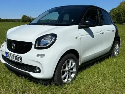 Używany Smart ForFour Prime 90 KM (66 kW) 2018 Biały Hatchback