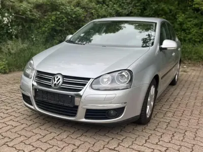 Gebraucht VW Jetta 150 PS (110 kW) 2006 Grau Limousine