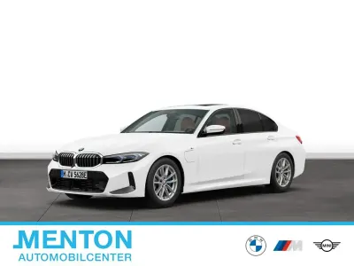 Gebraucht BMW 330e Sport Line 292 PS (214 kW) 2025 Weiß Limousine