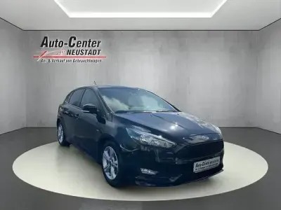Gebraucht Ford Focus ST-Line 135 PS (99 kW) 2016 Schwarz Limousine