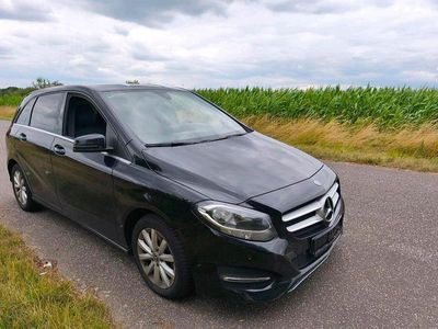 Mercedes B200