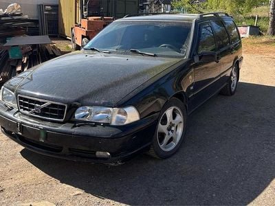 Usata Volvo V70 144 CV (105 kW) 1998 Nero Station wagon