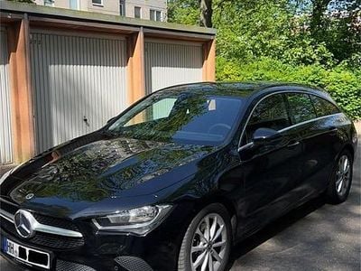 Gebraucht Mercedes CLA200 Shooting Brake 150 PS (110 kW) 2021 Schwarz Kombi