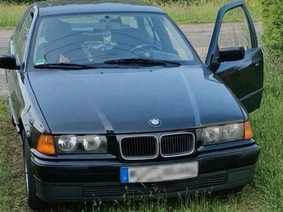 Gebraucht BMW 316 105 PS (77 kW) 1996 Schwarz Limousine