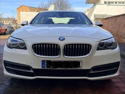Weiß Gebraucht 2016 BMW 520 Performance Limousine | 16.600 € (Fairer Preis)