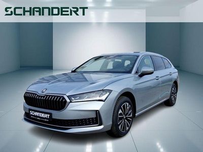 Neu Skoda Superb Selection 193 PS (141 kW) 2026 Pebble silber metallic Kombi