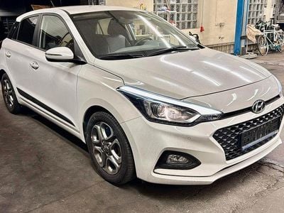 Gebraucht Hyundai i20 101 PS (74 kW) 2019 Weiß Kleinwagen