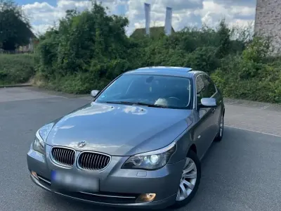 Gebraucht BMW 525 197 PS (144 kW) 2007 Grau Limousine