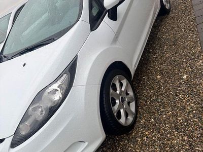 Second-hand Ford Fiesta Trend 82 CP (60 kW) 2009 Alb Hatchback