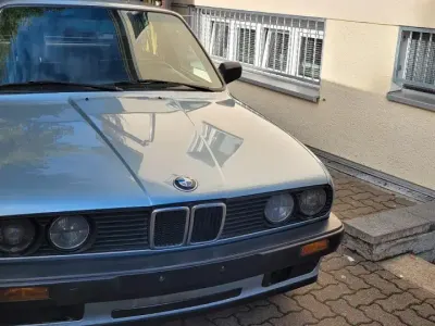 Gebraucht BMW 320 129 PS (94 kW) 1990 Blau Limousine