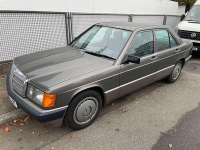 Gebraucht Mercedes 190 102 PS (75 kW) 1990 Grau Limousine
