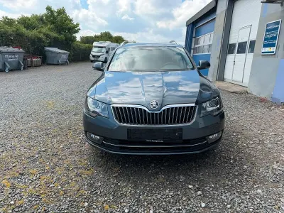 Gebraucht Skoda Superb Best of 160 PS (117 kW) 2015 Grau Kombi