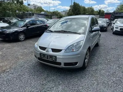 Gebraucht Mitsubishi Colt Motion 95 PS (69 kW) 2007 Silber Limousine