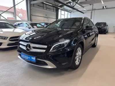 Gebraucht Mercedes GLA200 156 PS (114 kW) 2015 Schwarz SUV