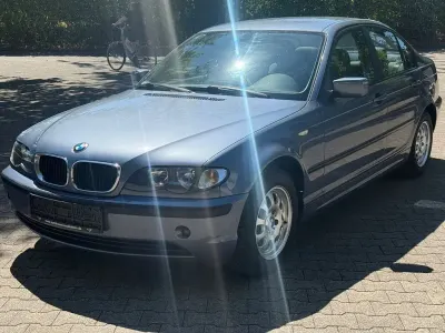 Gebraucht BMW 318 Lifestyle 143 PS (105 kW) 2002 Blau Limousine