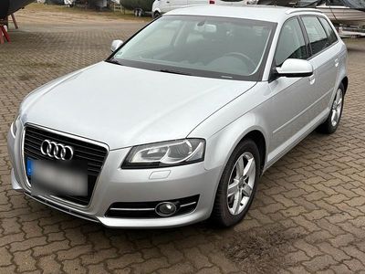 Silber Gebraucht 2011 Audi A3 Kombi | 9.300 €