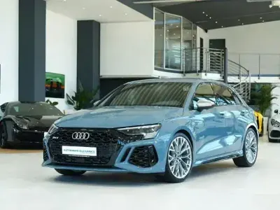Gebraucht Audi RS3 Sportback Comfort 400 PS (294 kW) 2023 Kemoragrau metallic Kleinwagen