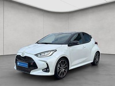 Gebraucht Toyota Yaris Hybrid Sport 131 PS (96 kW) 2024 Weiß Limousine