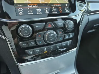 Gebraucht Jeep Grand Cherokee Overland 250 PS (183 kW) 2020 Schwarz SUV