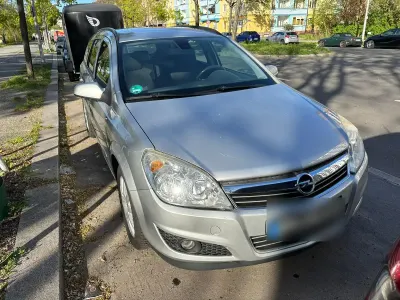 Gebraucht Opel Astra 89 PS (65 kW) 2008 Silber Kombi