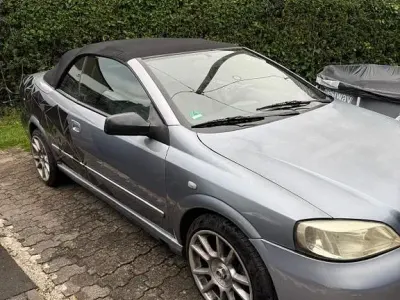 Gebraucht Opel Astra 103 PS (75 kW) 2004 Silber Cabrio