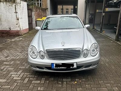 Mercedes E200