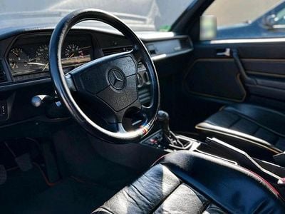 Gebraucht Mercedes 190 136 PS (100 kW) 1993 Blau Limousine