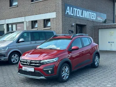 Second-hand Dacia Sandero Comfort 101 CP (74 kW) 2022 Roșu SUV