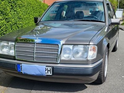 gebraucht Mercedes E250 D / W124, BJ 1992, H-Zulassung