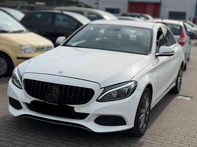 Gebraucht Mercedes C220 Avantgarde 170 PS (125 kW) 2017 Weiß Limousine