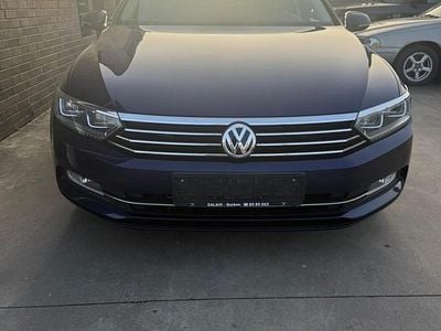 Gebraucht VW Passat 150 PS (110 kW) 2018 Blau Kombi